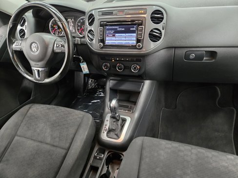 Used 2015 Volkswagen Tiguan S image 13