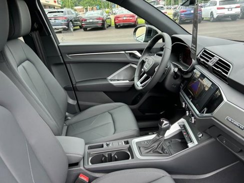 New 2025 Audi Q3 2.0T Premium image 25