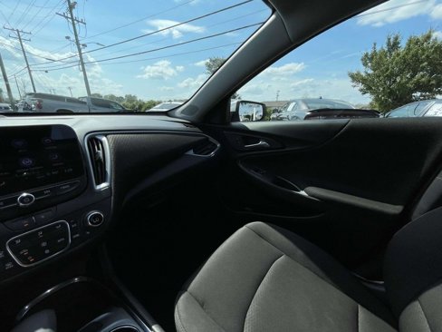 Used 2023 Chevrolet Malibu LT image 30