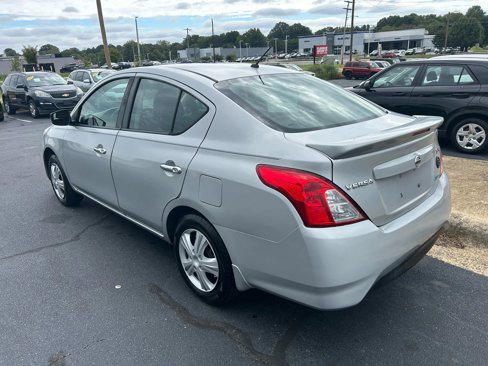 Used 2016 Nissan Versa SV image 5