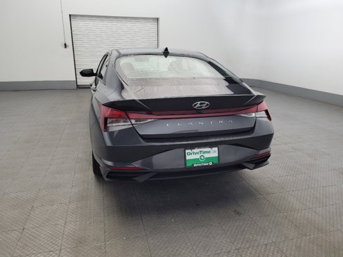 Used 2023 Hyundai Elantra SEL image 6