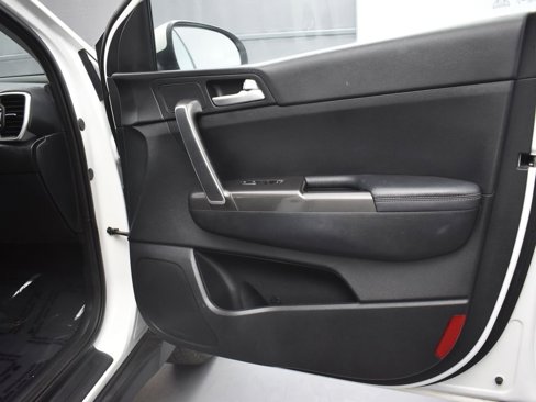 Used 2022 Kia Sportage LX image 24
