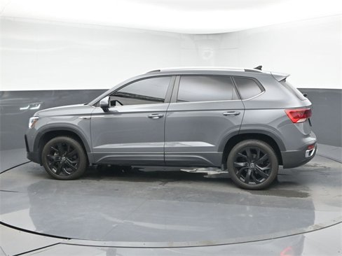 Used 2022 Volkswagen Taos SEL w/ Panoramic Sunroof Package image 5