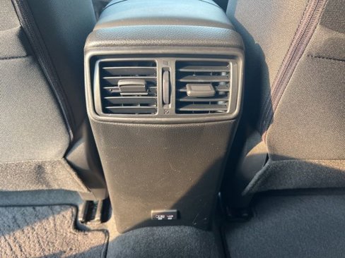 Used 2020 Nissan Rogue SV image 17