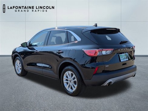 Used 2020 Ford Escape SE image 3
