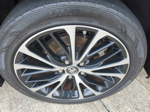 Used 2018 Toyota Camry SE image 5