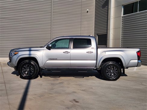 Used 2022 Toyota Tacoma SR5 image 5