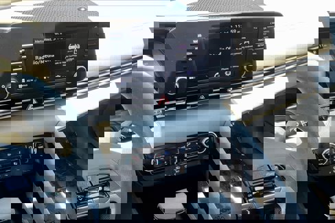 Used 2023 Hyundai Elantra SEL image 6