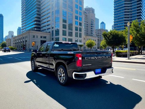 Used 2020 Chevrolet Silverado 1500 LT w/ Trailering Package image 5