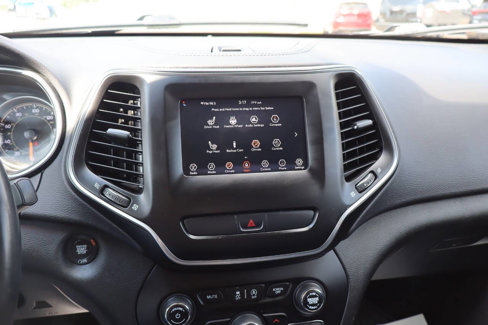 Used 2019 Jeep Cherokee Latitude Plus w/ Cold Weather Group image 14