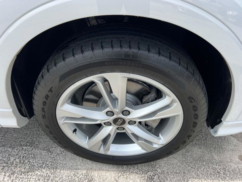 Certified 2024 Audi Q3 2.0T Premium Plus w/ Premium Plus Package image 12