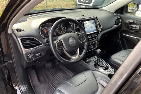 Used 2020 Jeep Cherokee Limited w/ Technology Group image 12