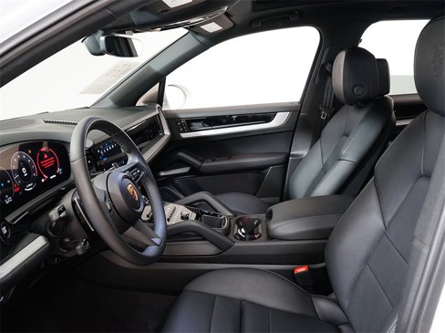 Used 2024 Porsche Cayenne image 21