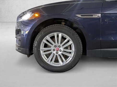 Used 2018 Jaguar F-PACE Prestige image 24