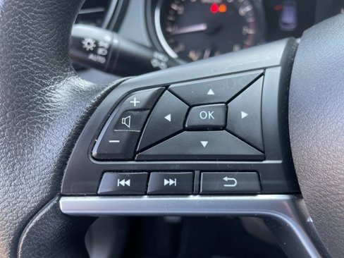 Used 2020 Nissan Rogue Sport S image 27