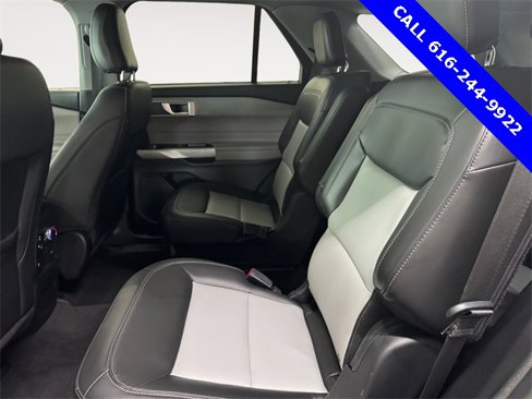 Used 2022 Ford Explorer XLT w/ Equipment Group 202A image 17