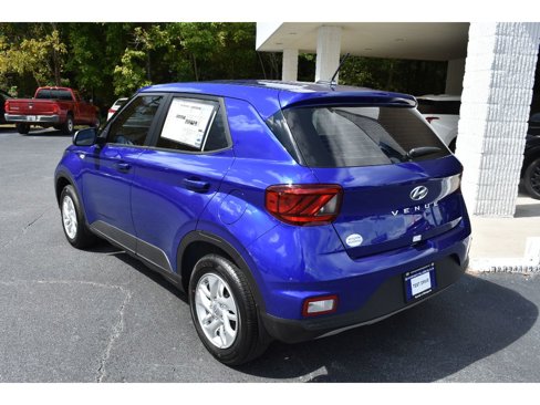 New 2025 Hyundai Venue SE image 3