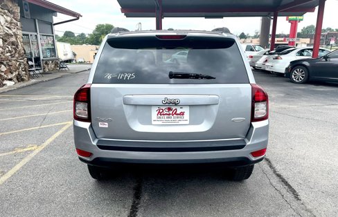 Used 2016 Jeep Compass Latitude image 5