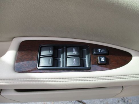 Used 2009 Toyota Avalon XLS image 17