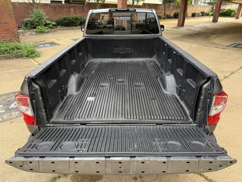 Used 2017 Nissan Titan S image 10