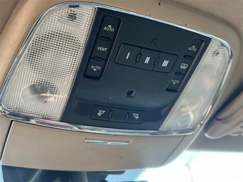 Used 2011 Chrysler 300 Limited w/ Safetytec Group image 21