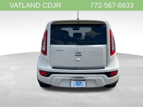 Used 2013 Kia Soul ! w/ Premium Pkg image 8