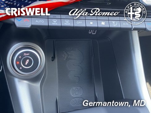 New 2025 Alfa Romeo Tonale w/ Premium Package image 28