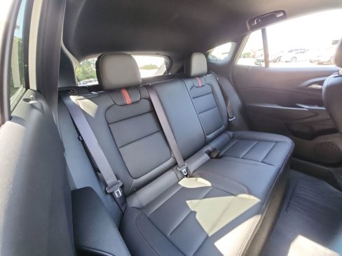 Certified 2025 Chevrolet Trax RS w/ Sunroof Package image 30