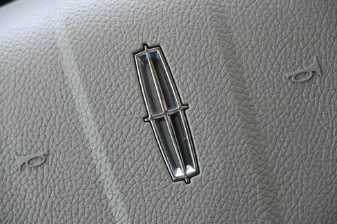 Used 2010 Lincoln Navigator 4WD image 38