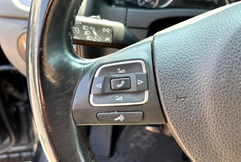 Used 2013 Volkswagen Tiguan S image 20