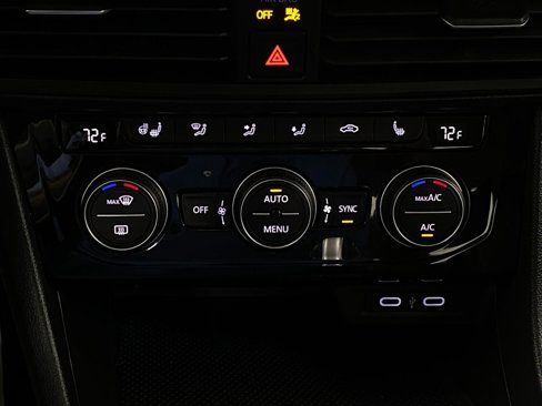 Used 2021 Volkswagen Jetta SE w/ SE Cold Weather Package image 23