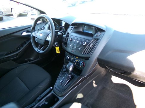 Used 2018 Ford Focus SE image 29