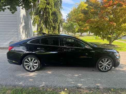 Used 2017 Chevrolet Malibu Premier w/ Premier Sun and Wheel Package image 9