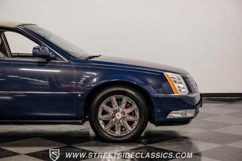 Used 2008 Cadillac DTS Luxury III image 31