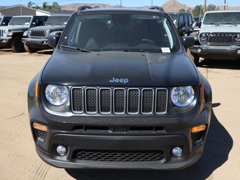 New 2023 Jeep Renegade Latitude w/ Sun & Fun Group image 9