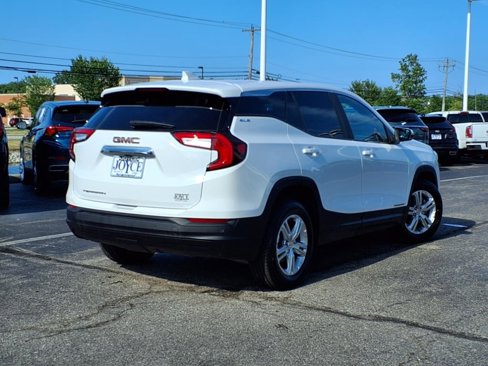 Used 2022 GMC Terrain SLE image 27
