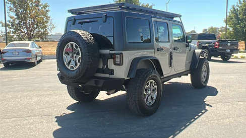 Used 2017 Jeep Wrangler Unlimited Rubicon w/ Cold Weather Group image 3