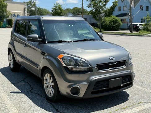 Used 2013 Kia Soul + image 1