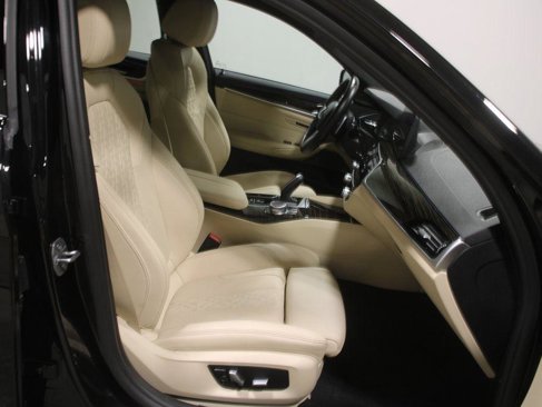 Used 2022 BMW 540i xDrive w/ M Sport Package image 16