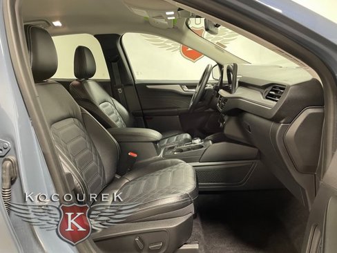 Used 2023 Ford Escape Platinum w/ Premium Technology Package image 22