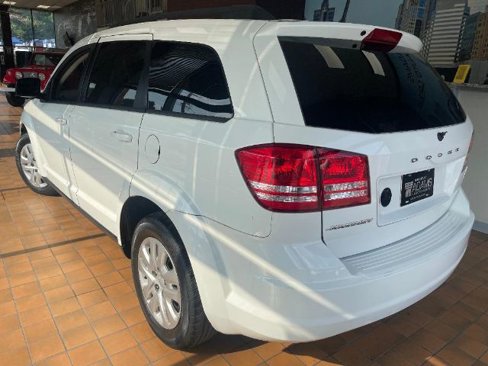 Used 2019 Dodge Journey SE image 4