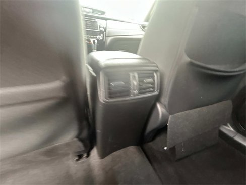 Used 2020 Nissan Rogue SV image 16