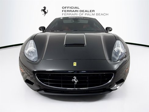 Certified 2014 Ferrari California image 2