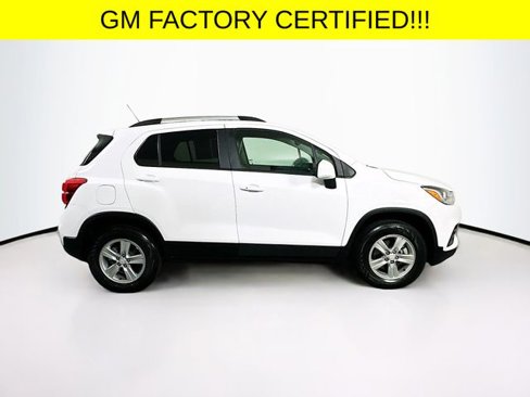 Certified 2022 Chevrolet Trax LT w/ LT Convenience Package image 8