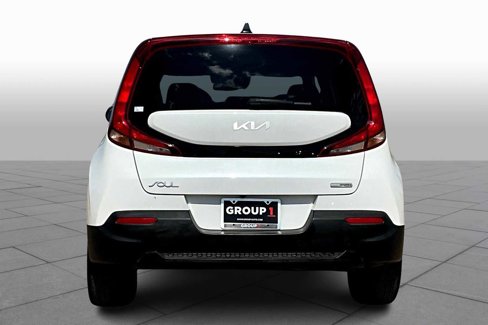 Used 2022 Kia Soul EX image 4