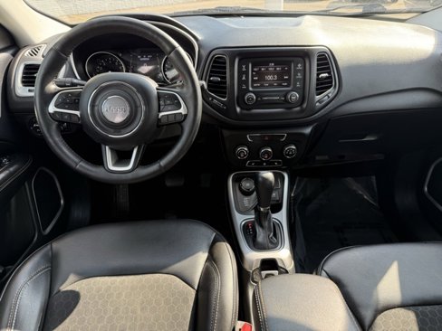 Certified 2018 Jeep Compass Latitude w/ Cold Weather Group image 9