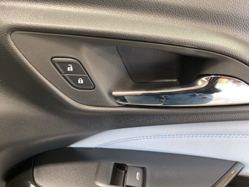 New 2025 Chevrolet Trax LT w/ LT Convenience Package image 15