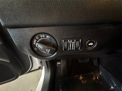 Used 2023 Chrysler 300 Touring L image 24