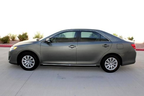 Used 2014 Toyota Camry LE image 8