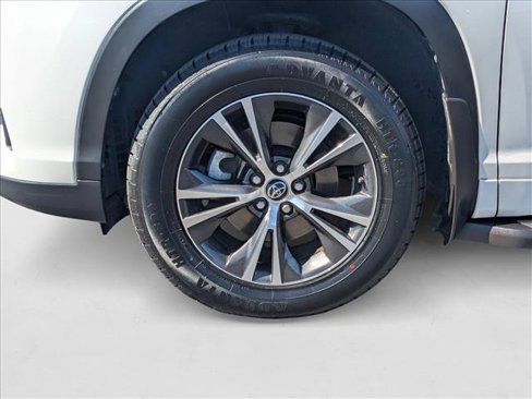 Used 2018 Toyota Highlander Plus image 26